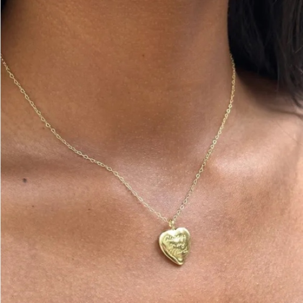Always On My Mind Chunky Brandy Melville Chic Gold Heart Necklace Cute Like New 10$